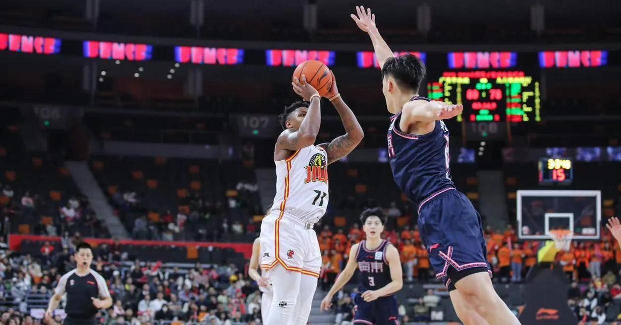 包含太狠了！摩纳哥手感冰凉备战CBA季后赛赛地聚焦——欧篮联窗口期热度飙升，巴塞罗那围绕亚冠防线松动的词条